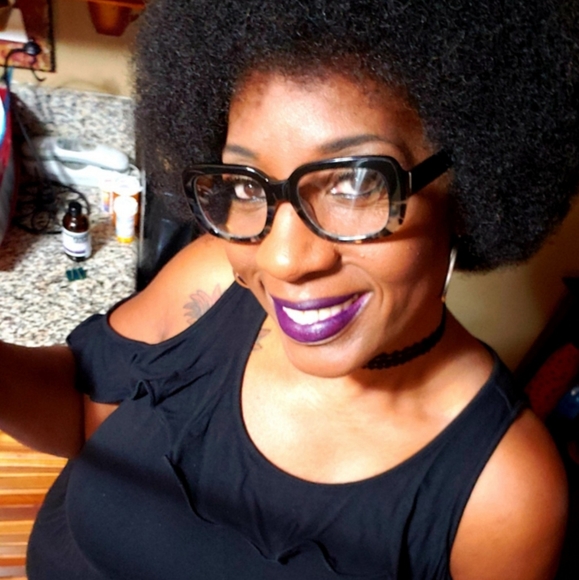 Meet your Posher, April - Picture 1 of 1